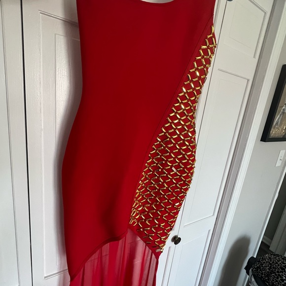 Red dress - Picture 3 of 7